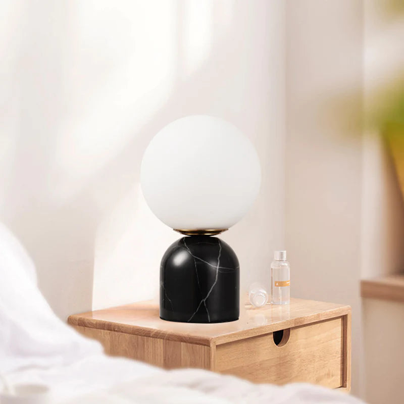 MOMO TABLE LAMP (BLACK)