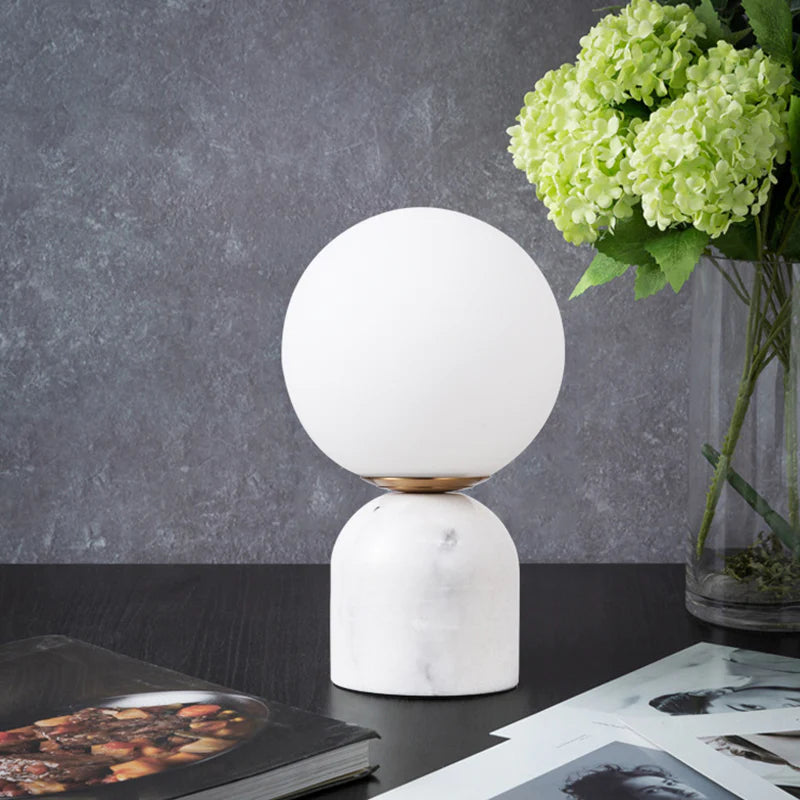 MOMO TABLE LAMP (WHITE)