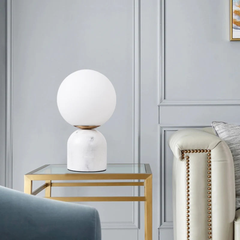 MOMO TABLE LAMP (WHITE)